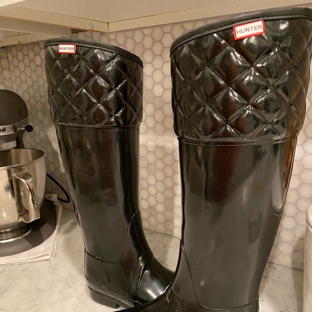 Quilted Hunter Boots - size 5